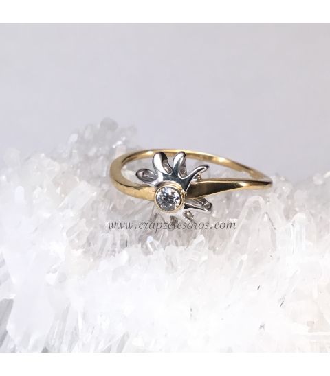 Diamante en estrella anillo ondulado de oro blanco y amarillo