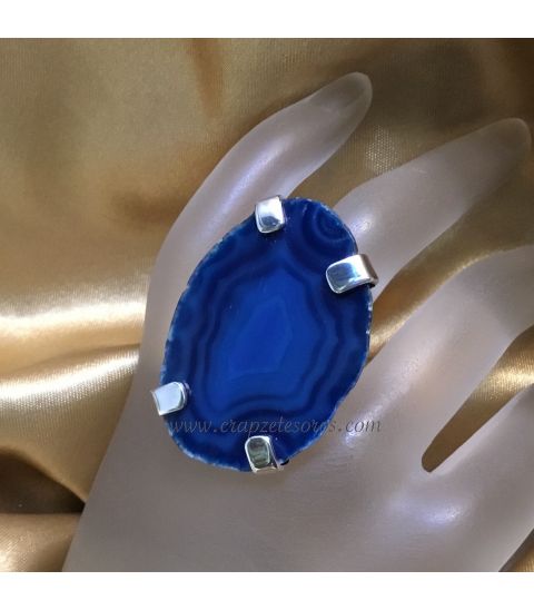 Ágata chapa azul de Brasil en recio anillo de plata de ley ajustable