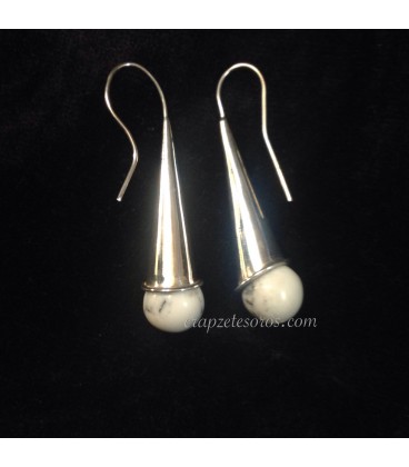 Pendientes de Howlita en plata de ley.