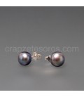 Perla negra natural en pendientes de plata de ley