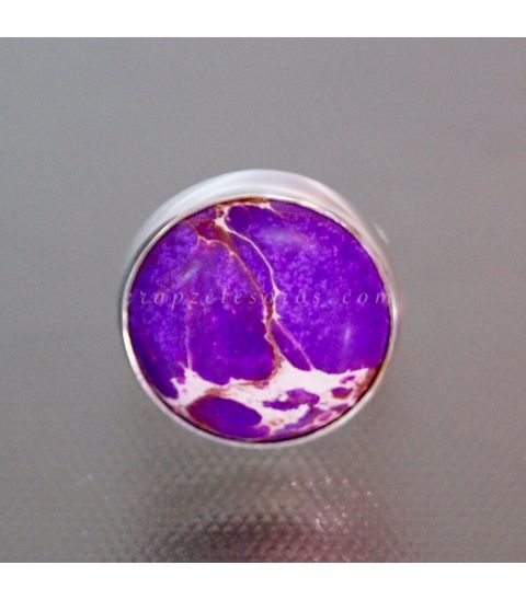 Magnesita lila en anillo de plata de ley ajustable