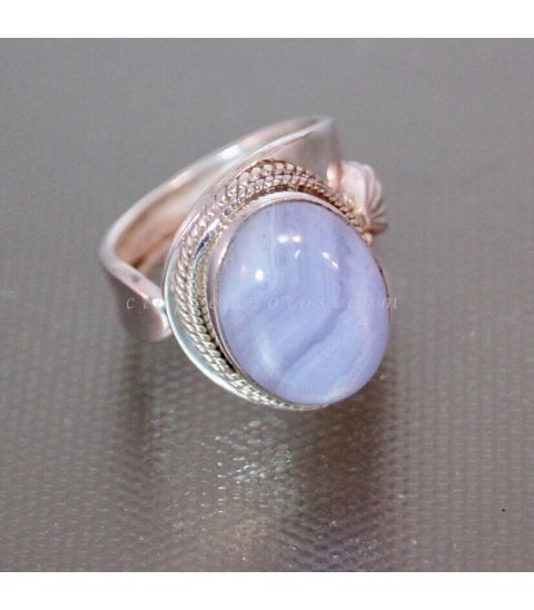 Bella Calcedonia azul natural de Brasil en anillo de plata de ley ajustable