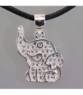 Elefante con circonitas en colgante de plata de ley