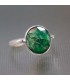 Corindón verde en anillo de plata de ley