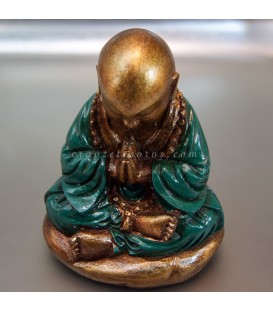 Buda meditación de resina con túnica verde