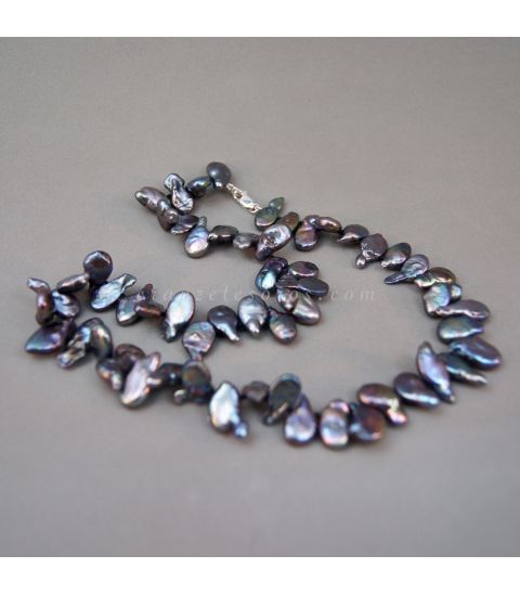 Perlas negras barrocas naturales en collar de plata de ley