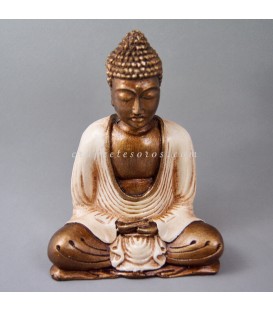 Buda meditación con túnica blanca