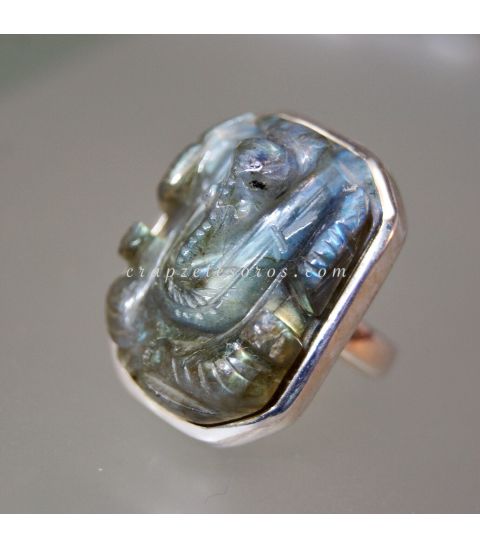 Ganesha tallada en Labradorita y en anillo de plata de ley