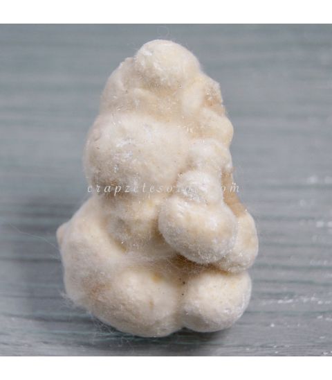 Piedra " peluda " Okenita de la India en nódulo de 5 cm