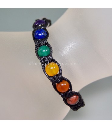 Pulsera de Esferas de chakras de 6 mm en macramé ajustable de algodón.