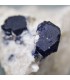 Lazulita cristalizada en paragénesis con calcita y pirita