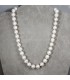 Grandes y raras Perlas esféricas naturales en collar con nudos y cierres de plata de ley