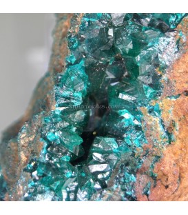 Dioptasa cristalizada de Nabimia