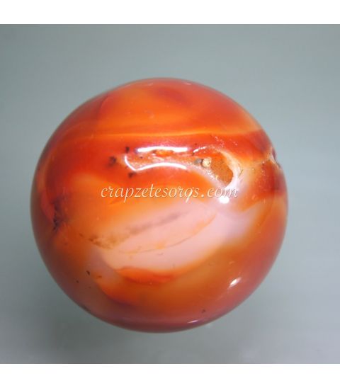 Carneola  natural tallada en forma de esfera