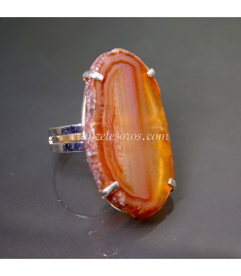 Ágata naranja en anillo ajustable de metal plateado