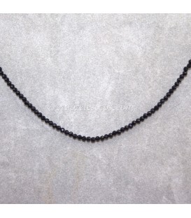 Brillantes Espinelas negras facetadas en collar con cierres de plata de ley