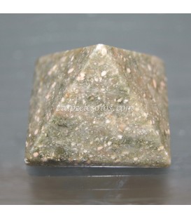 Riolita en pirámide 35 mm