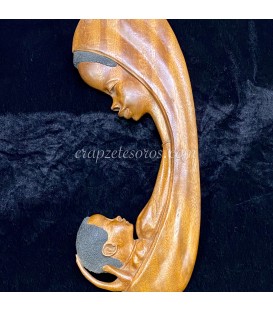 Maternidad tallada en madera natural del Zaire.