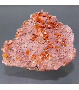 Vanadinita cristalizada sobe matriz  de Marruecos 
