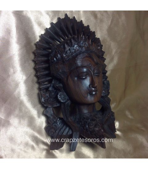 Parvati esposa de Siva en preciosa talla en madera de la India.