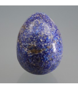 Lapislázuli tallado en forma de huevo con peana