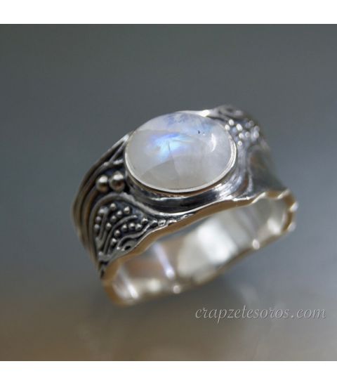 Piedra Luna Espectrolita en anillo de plata de ley