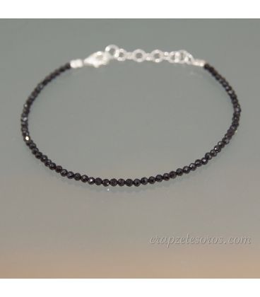 Pulsera de plata de ley con marcasitas en forma de hojas.