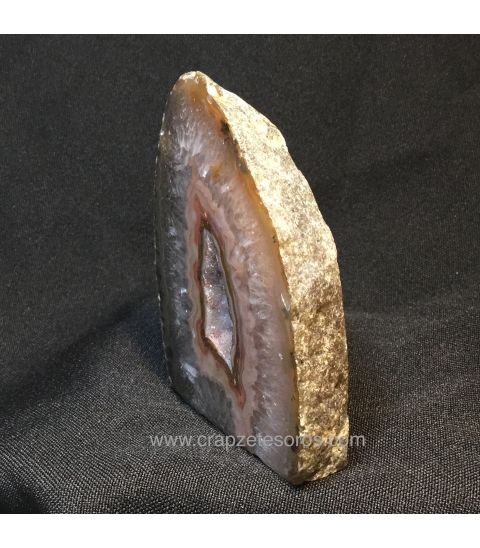 Placa de Ágata sardónice  con cristales de cuarzo de Brasil