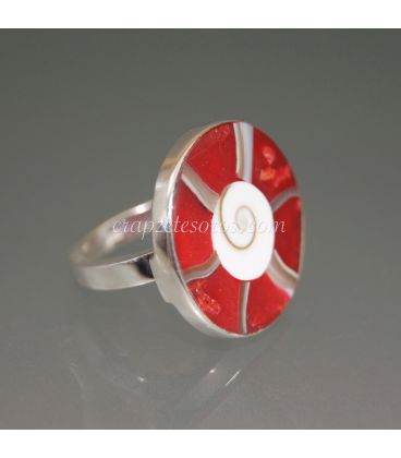 Ojo de Santa Lucía o Shiva y coral manzana de Indonesia en anillo de plata de ley