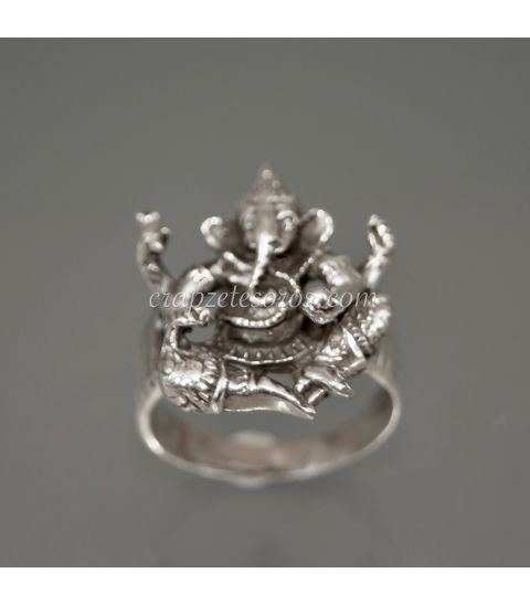 Ganesha en anillo de plata de ley