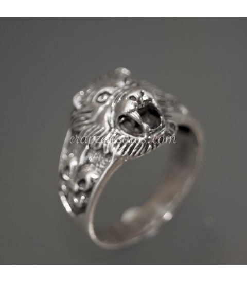 Cabeza de León en anillo de plata de ley