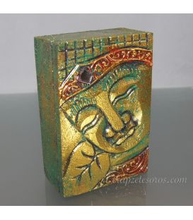 Caja madera dorada con Buda repujada en India