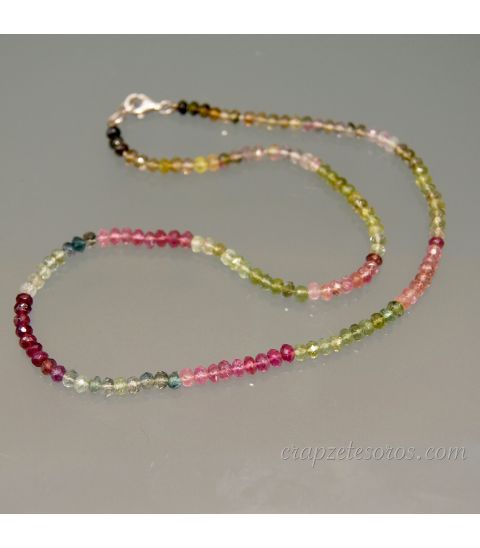 Turmalinas multicolor facetada de 4 mm en collar con plata de ley