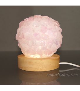 Lámpara de rodados de Cuarzo rosa y base de madera