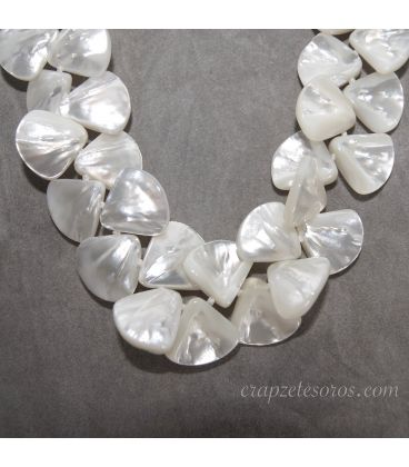Nacar tipo hojas en collar con plata de ley