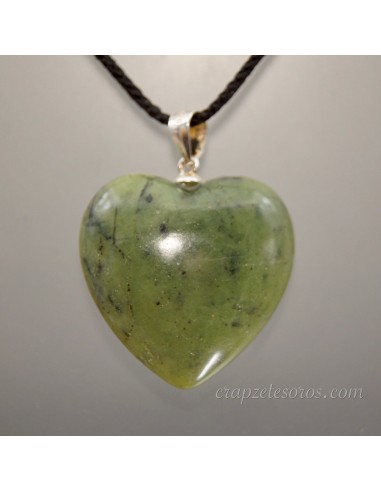 Corazon de Jade canadiense en colgante con plata de ley