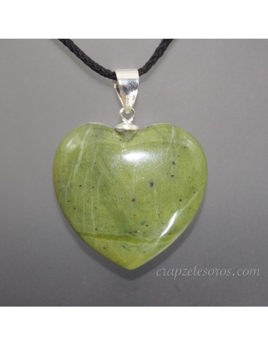 Corazon de Jade en colgante con plata