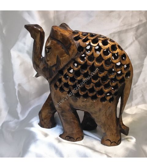 Mamá elefante con cría en su interior tallada a mano en madera de la India.