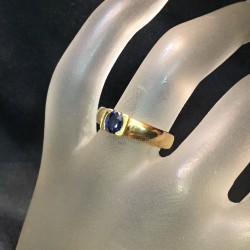 Zafiro gema en anillo exclusivo de oro de ley
