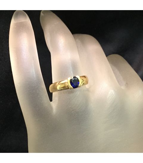 Zafiro gema en anillo exclusivo de oro de ley